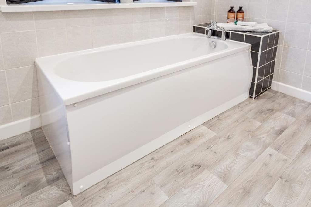 The Hideaway Villa Cleveleys Bagian luar foto