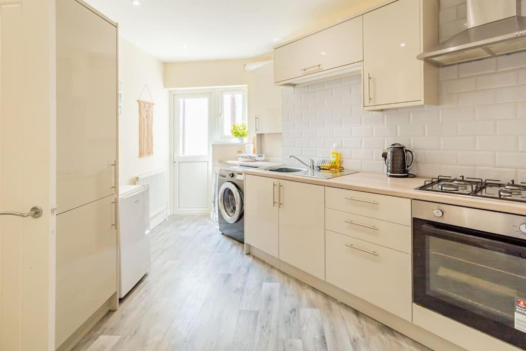 The Hideaway Villa Cleveleys Bagian luar foto